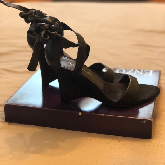 Gorgeous black leather wedge - Picture 2 of 14